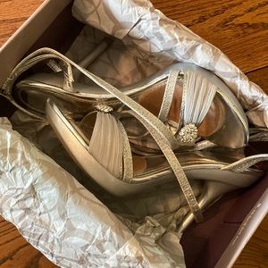 Women’s Bakers Open Toe Stilettos Skye Silver w/Glitter & Rhinestones 6.5M w/box